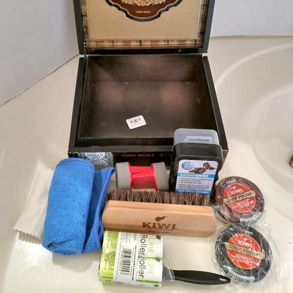 Suenos de Saundra Recycled Unique Large Tabak Cigar Box, Shoe Shine Kit - Picture 12 of 12